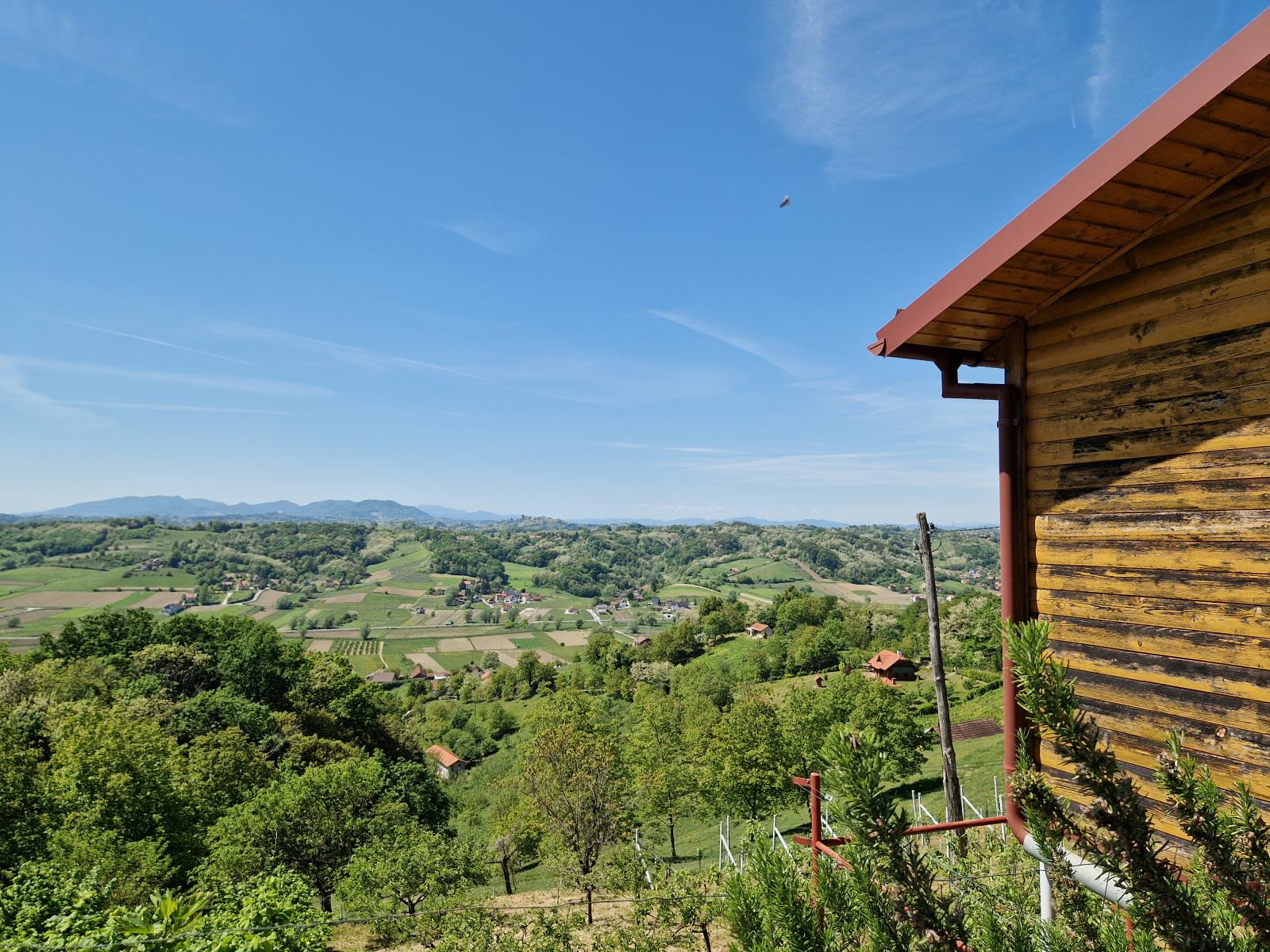 krapinske-toplice-jurjevec-vikendica-sa-vo-njakom-sjajan-pogled