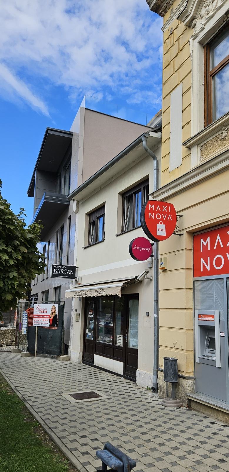Kuća sa 2 poslovna prostora, strogi centar