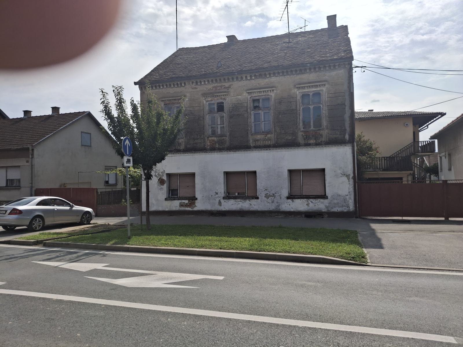 Stan: Bjelovar, 85,93 + podrum, tavan, pomoćni objekt i garaža