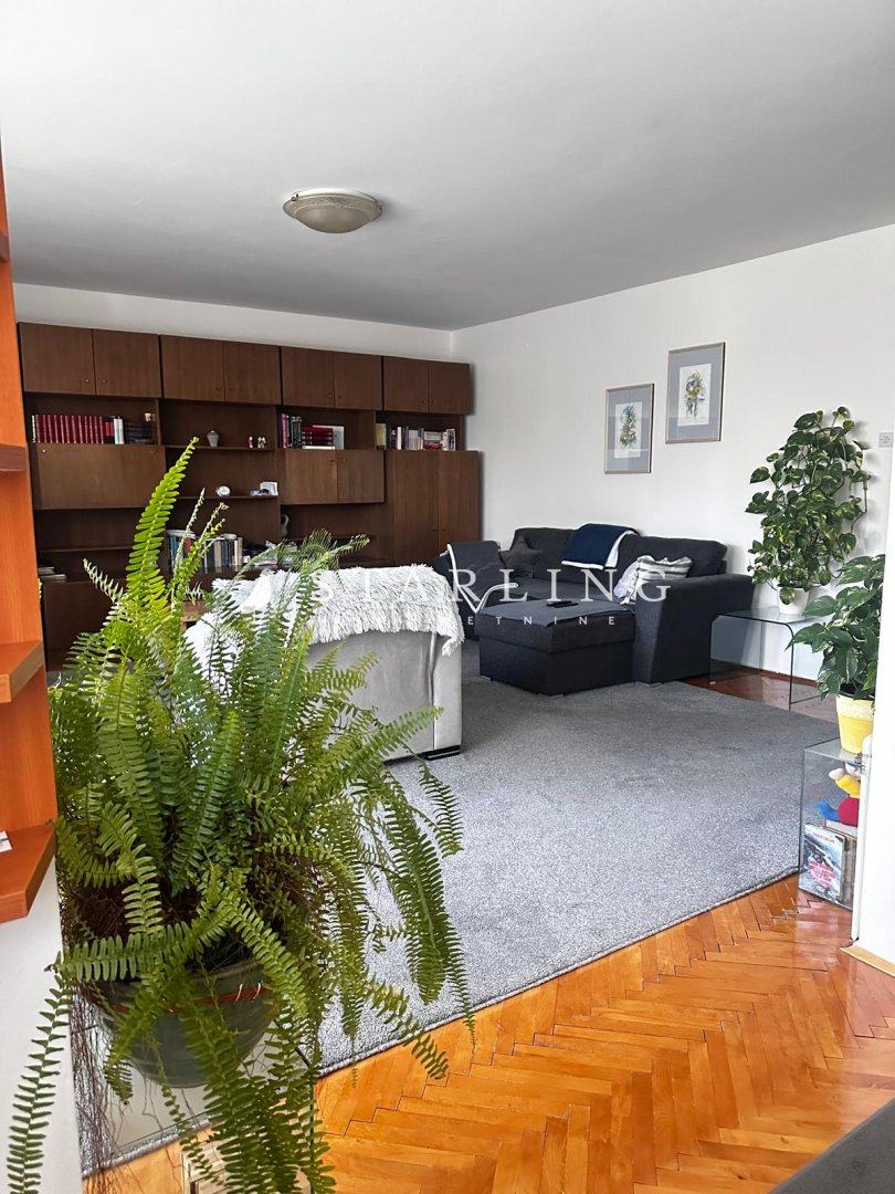 KUĆA + DVORIŠTE, PRODAJA, BJELOVAR, 227 M2 + 304 M2 DVORIŠTE