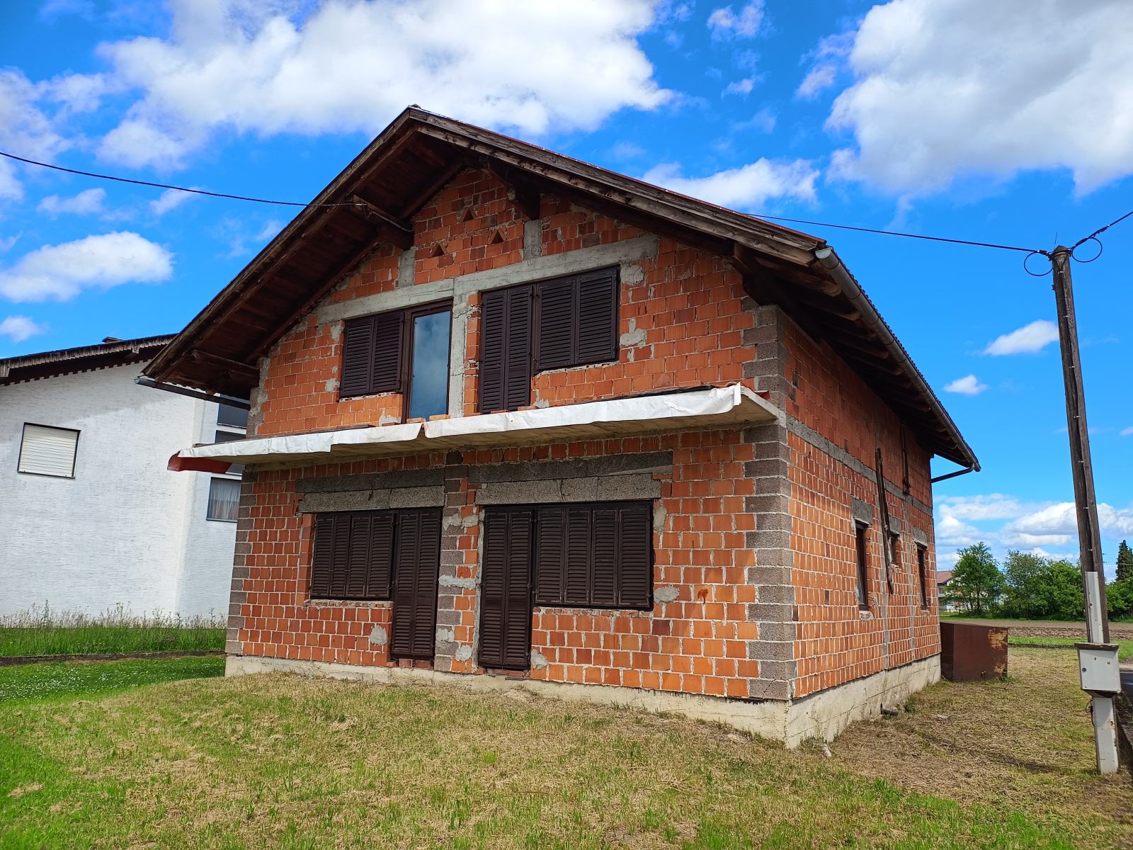 Kuća: Karlovac, 200.00 m2, Gradac