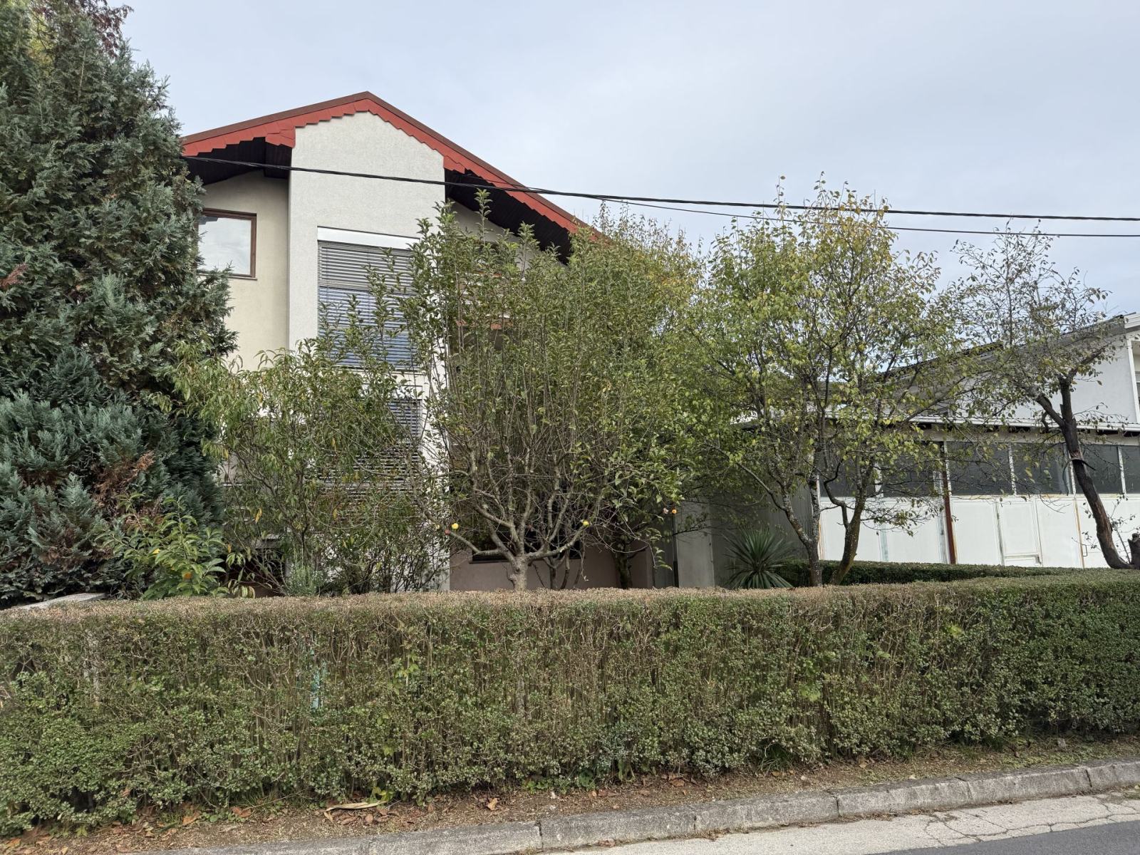 Kuća: Karlovac,Švarča, 304.00 m2