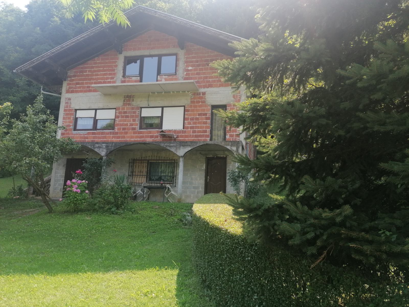 Kuća: Laz Bistrički, 300.00 m2 (prodaja)
