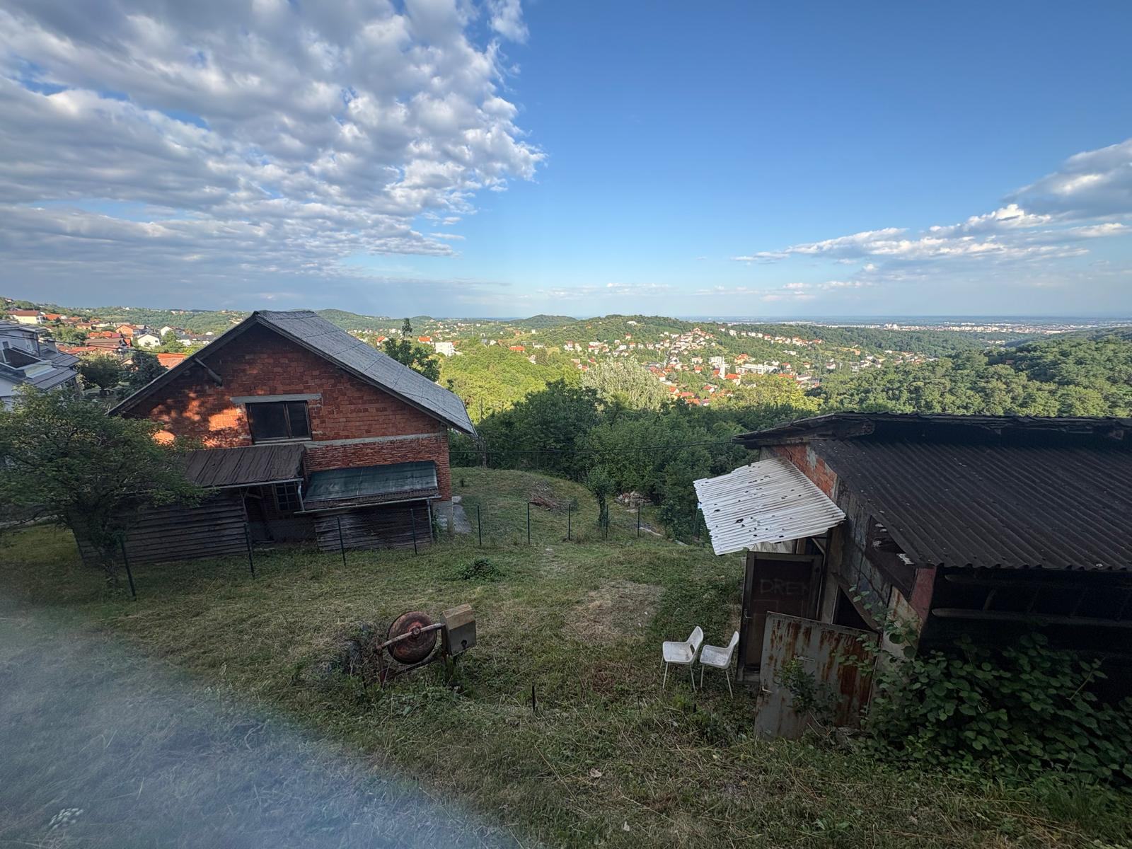 Podsljeme, panoramski pogled, kuća i objekt – investicija