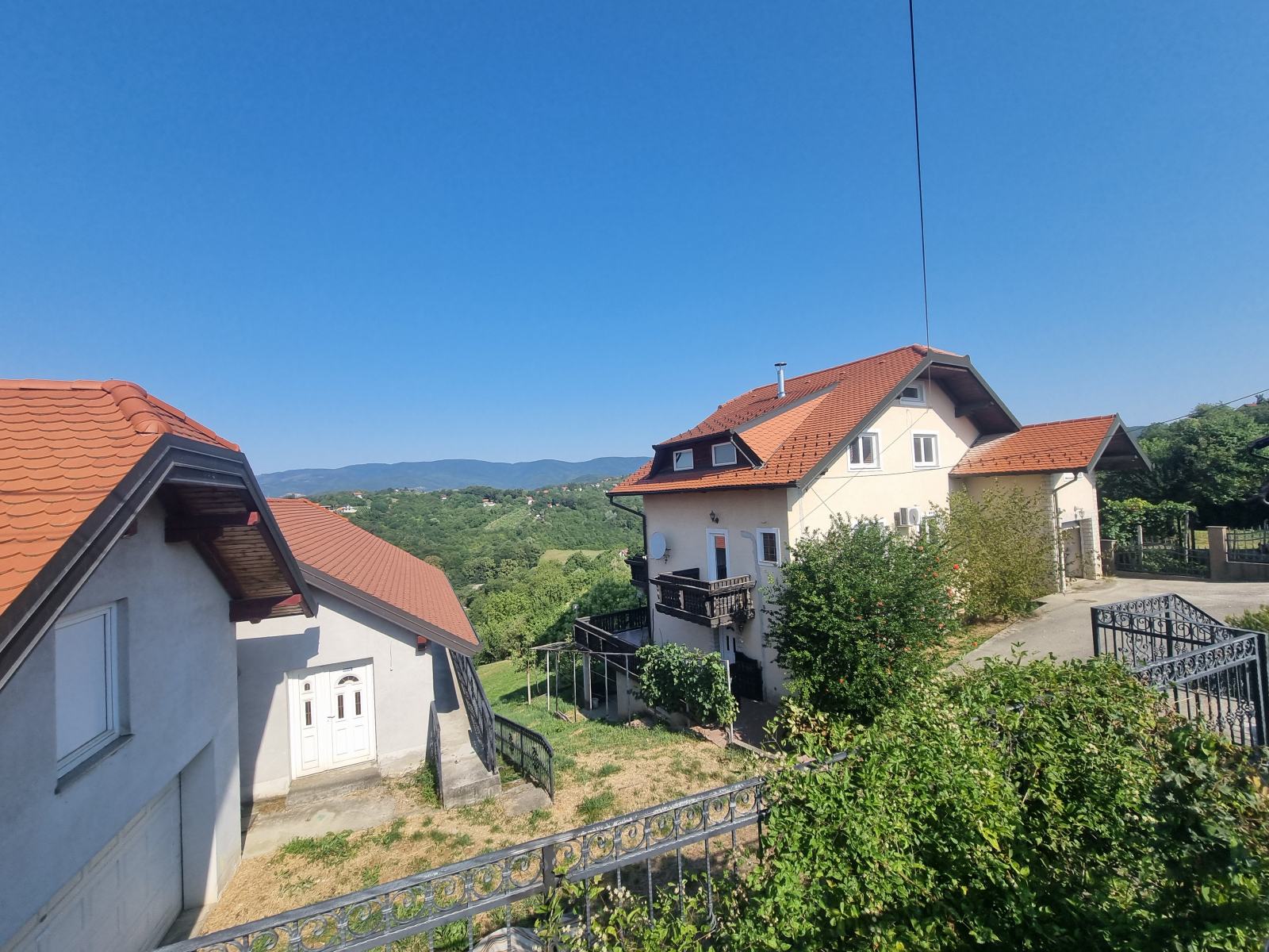 Kuća: Zagreb (Novoselec), 440.00 m2