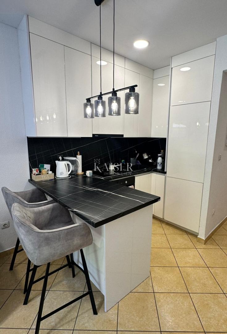 Labin, Raša - 2S+DB, 48 m2 s okućnicom (prodaja)