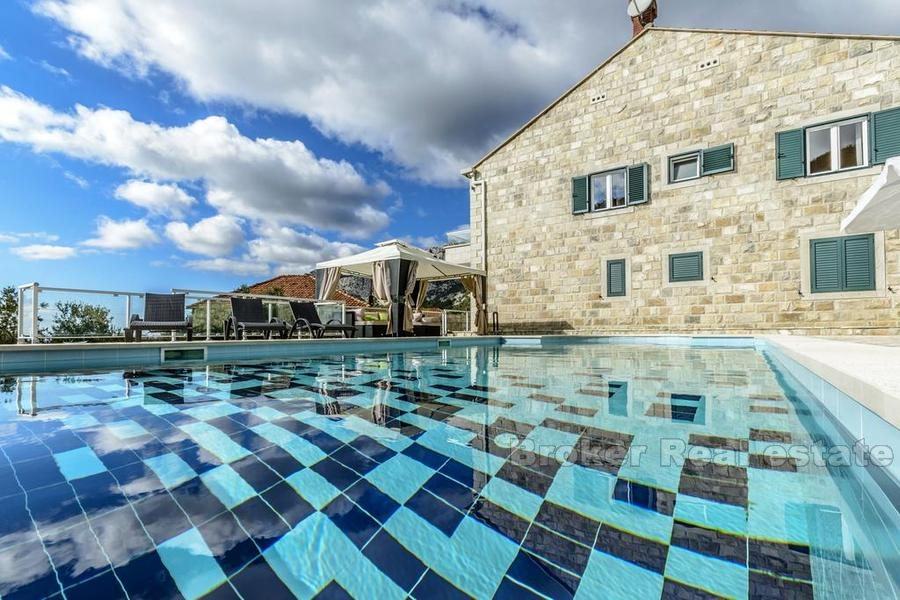 Luksuzna kamena villa za najam