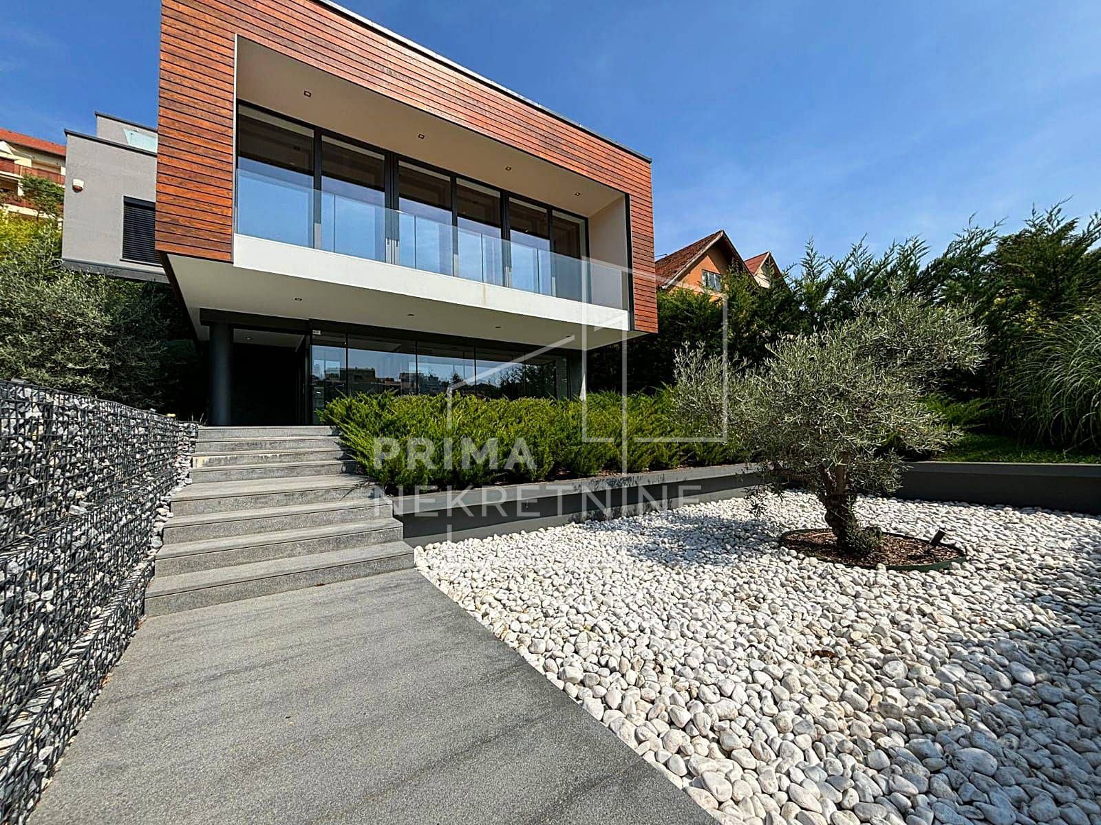 Gračani, moderna samostojeća kuća s bazenom, 450 m2
