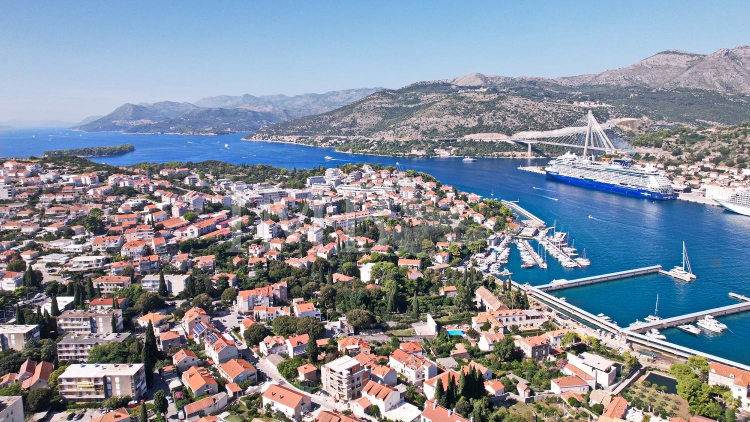 NOVOGRADNJA DUBROVNIK - IZVRSNA PJEŠAČKA ZONA - STANOVI PRODAJA