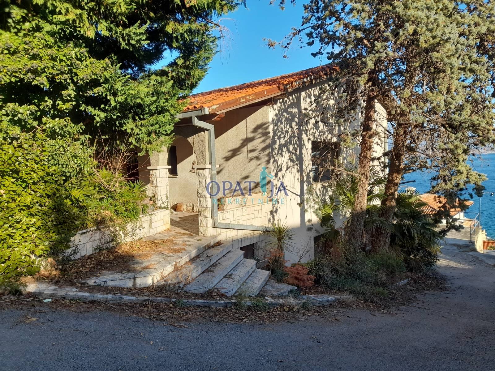 Opatija, detached house 165 m2 on a plot of 740 m2