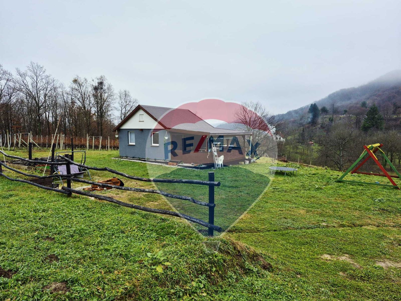 Petrinja, Hrastovica, drvena kućica 56m2 +3195m2 okućnica (prodaja)