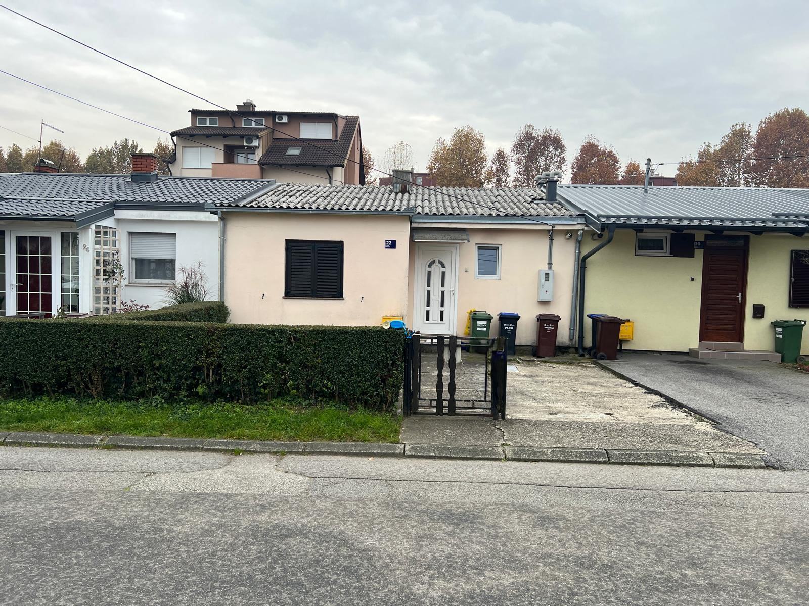 PRODAJA KUĆA (Retkovec), 52 m2, 3-S S OKUĆNICOM 133 m2 I 3 PARKIRNA MJ