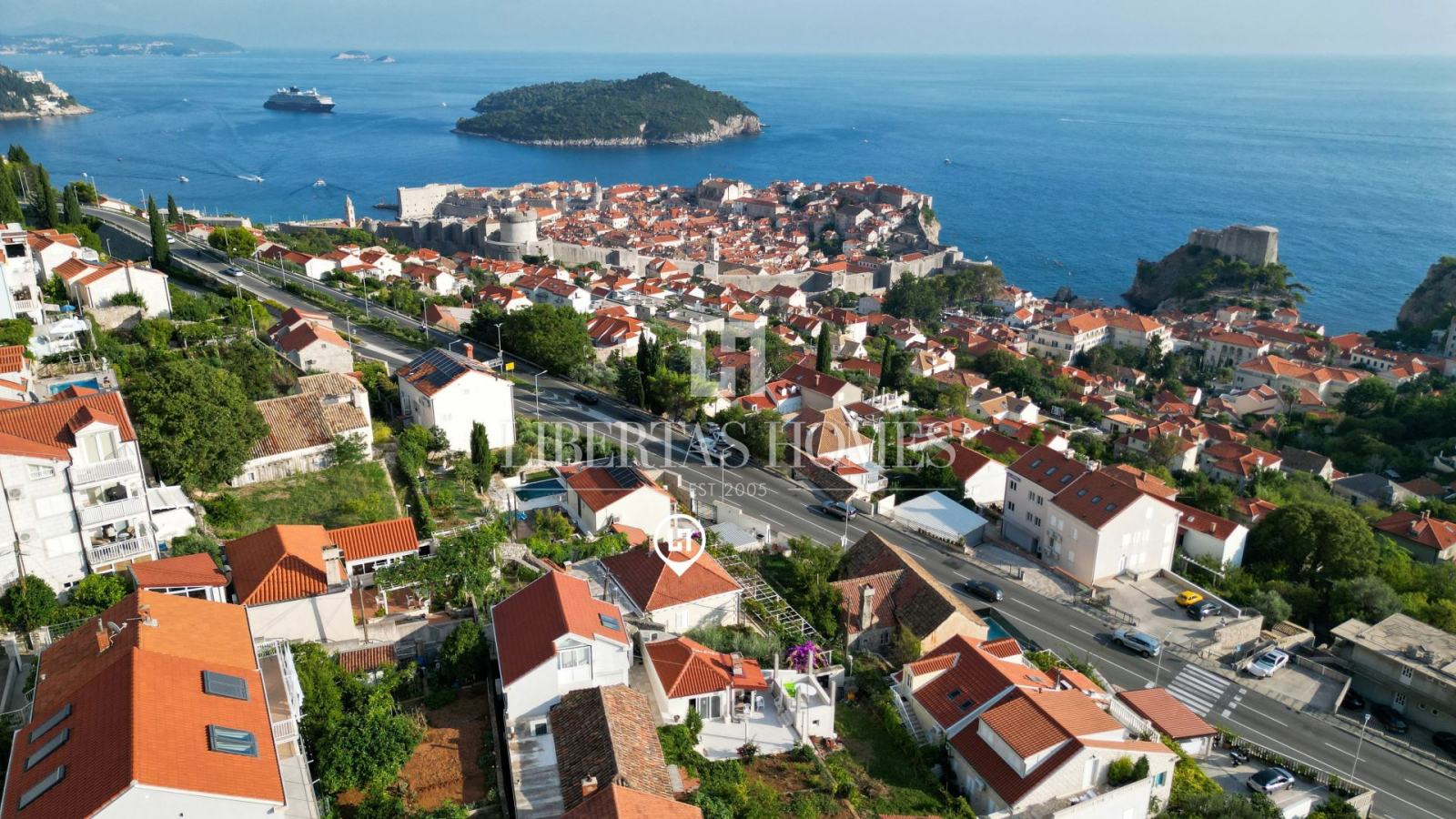 Prodaja kuće s velikom okućnicom u centru Dubrovnika