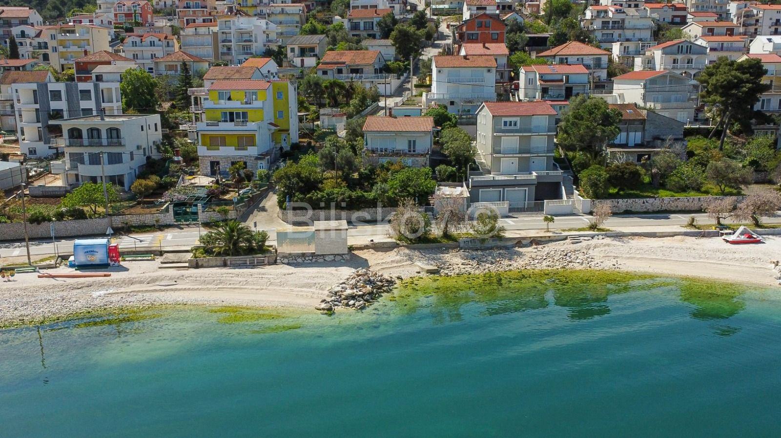 Prodaja, Trogir, Čiovo, kuća 1. red, s velikom okućnicom (prodaja)