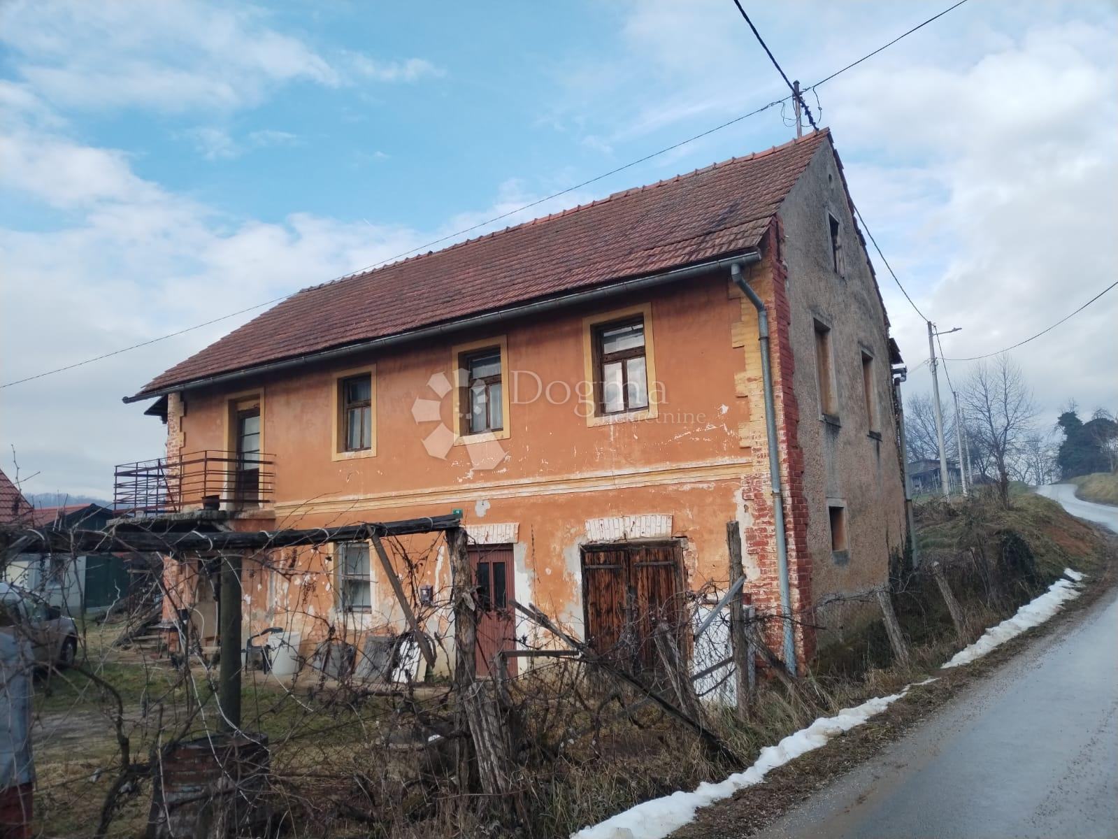 PRODAJA, Kuća, Karlovac, Dubovac, NKP 174.86m², za renovaciju