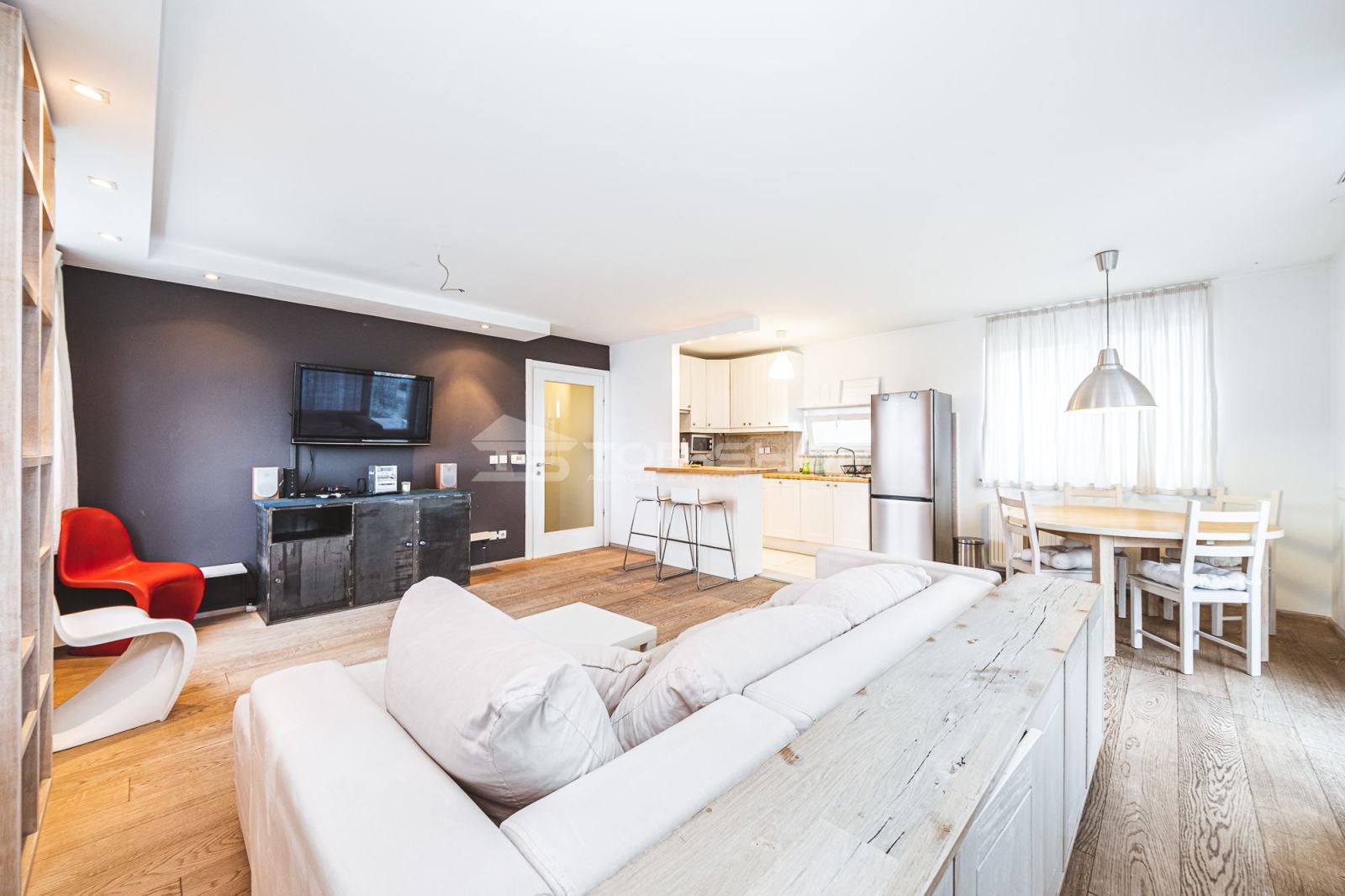 Špansko, Odličan trosoban stan sa garažnim mjestom, 72m2 (iznajmljivanje)