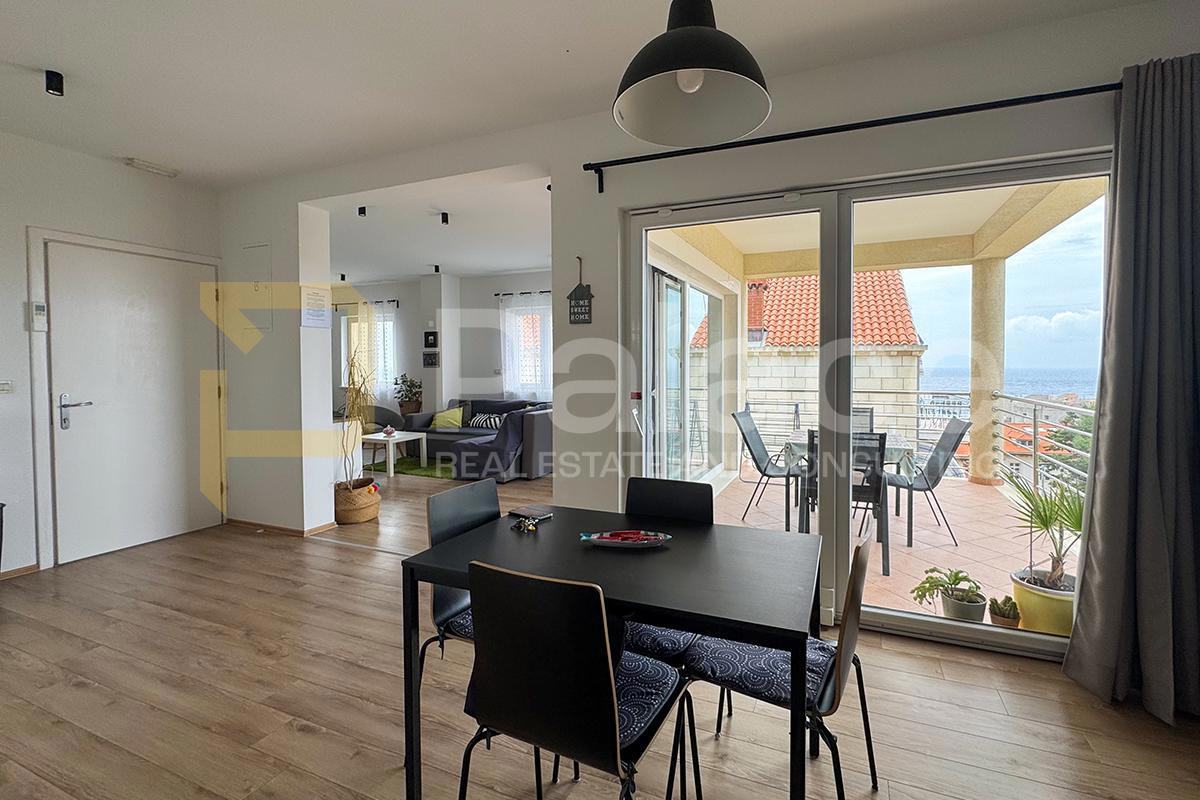 Stan na Pločama 103 m² s tavanom 53 m² i pogledom na more | Dubrovnik