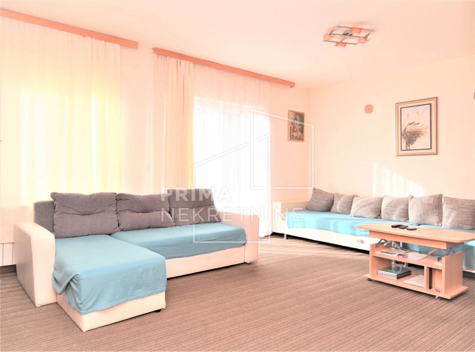 Dugo selo, trosoban stan s parkirnim mjestom, 101 m2