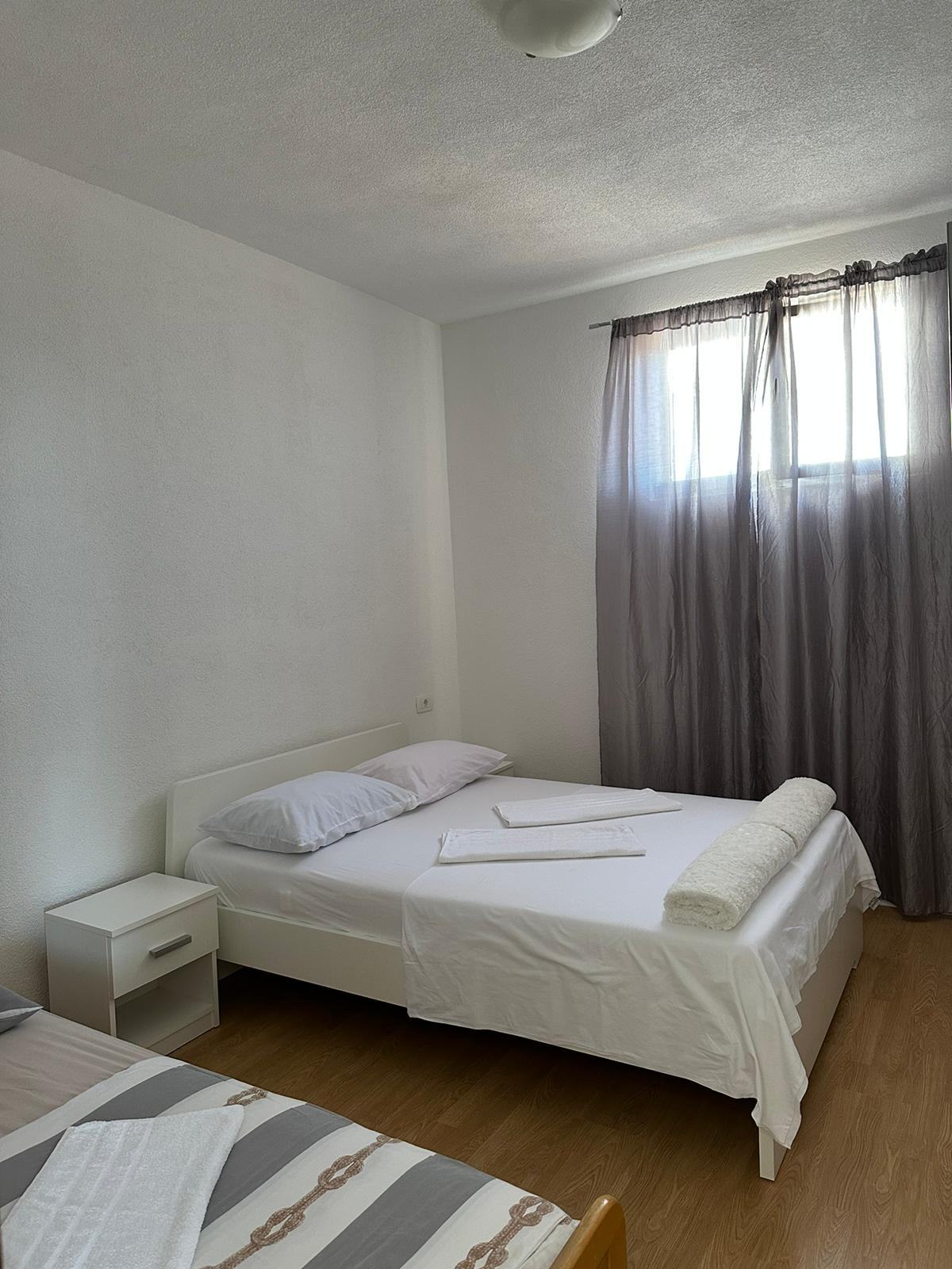 Stan: Kila,Split, 81.00 m2, - DVOSOBAN - OD 1.9.2024. do 01.07.2025 ...