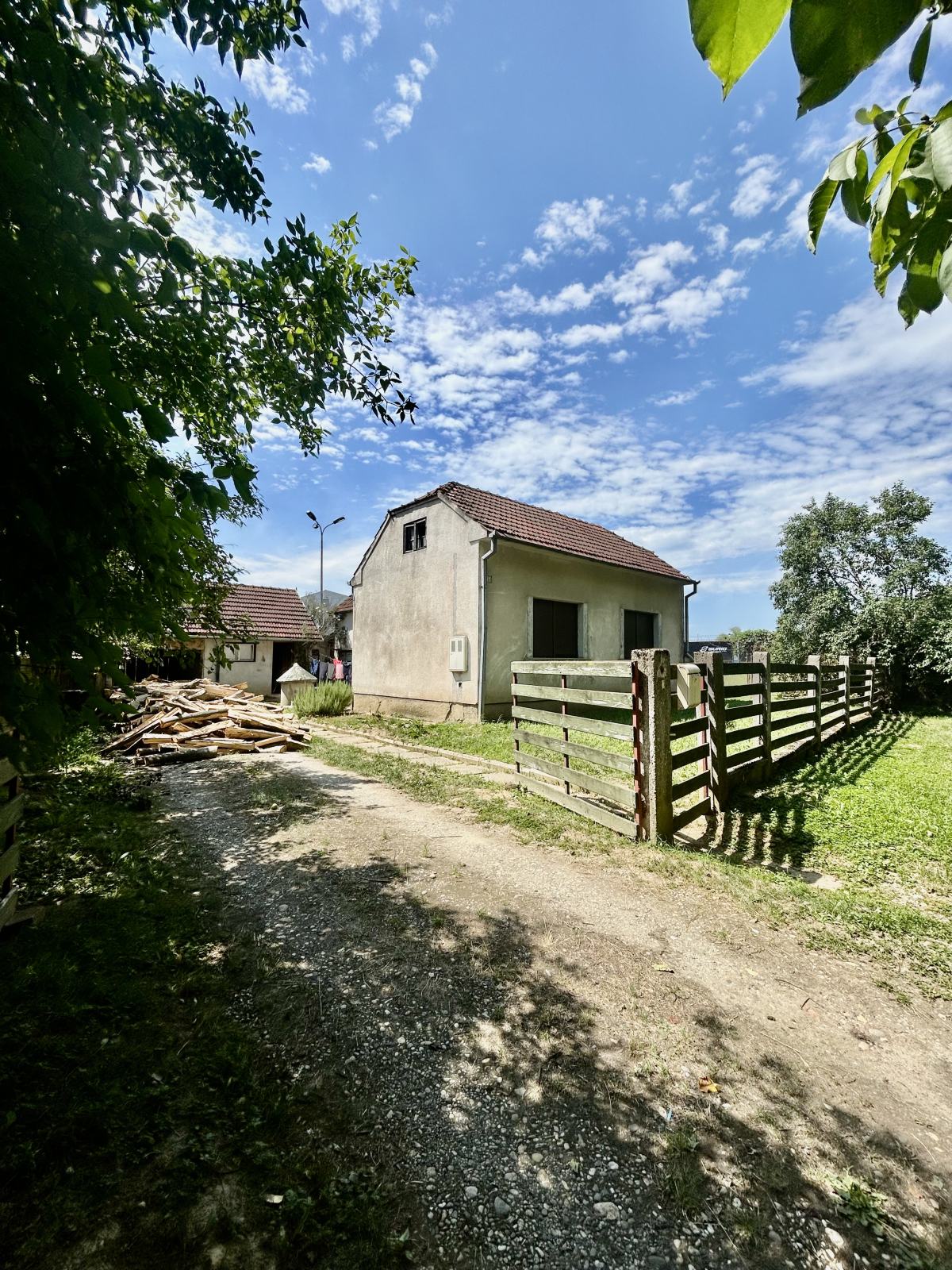 REZERVIRANO - MANJA OBITELJSKA KUĆA, KOPRIVNICA