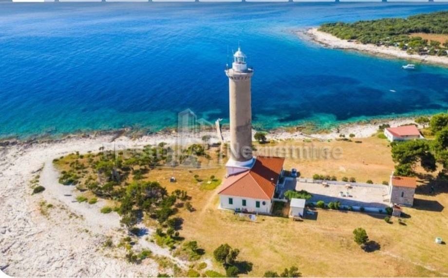 VELI RAT-ATRAKTIVNO- 1.RED (20m od mora)