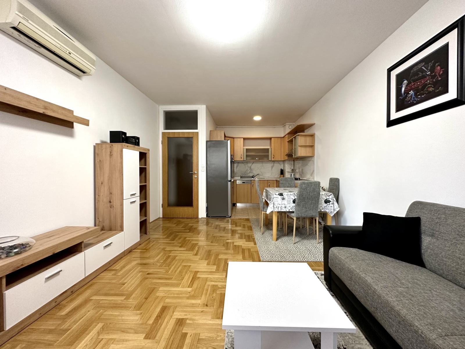 VRBANI, LIVING ROOM + BEDROOM APARTMENT 41 m2 + GARAGE 16 m2 ...