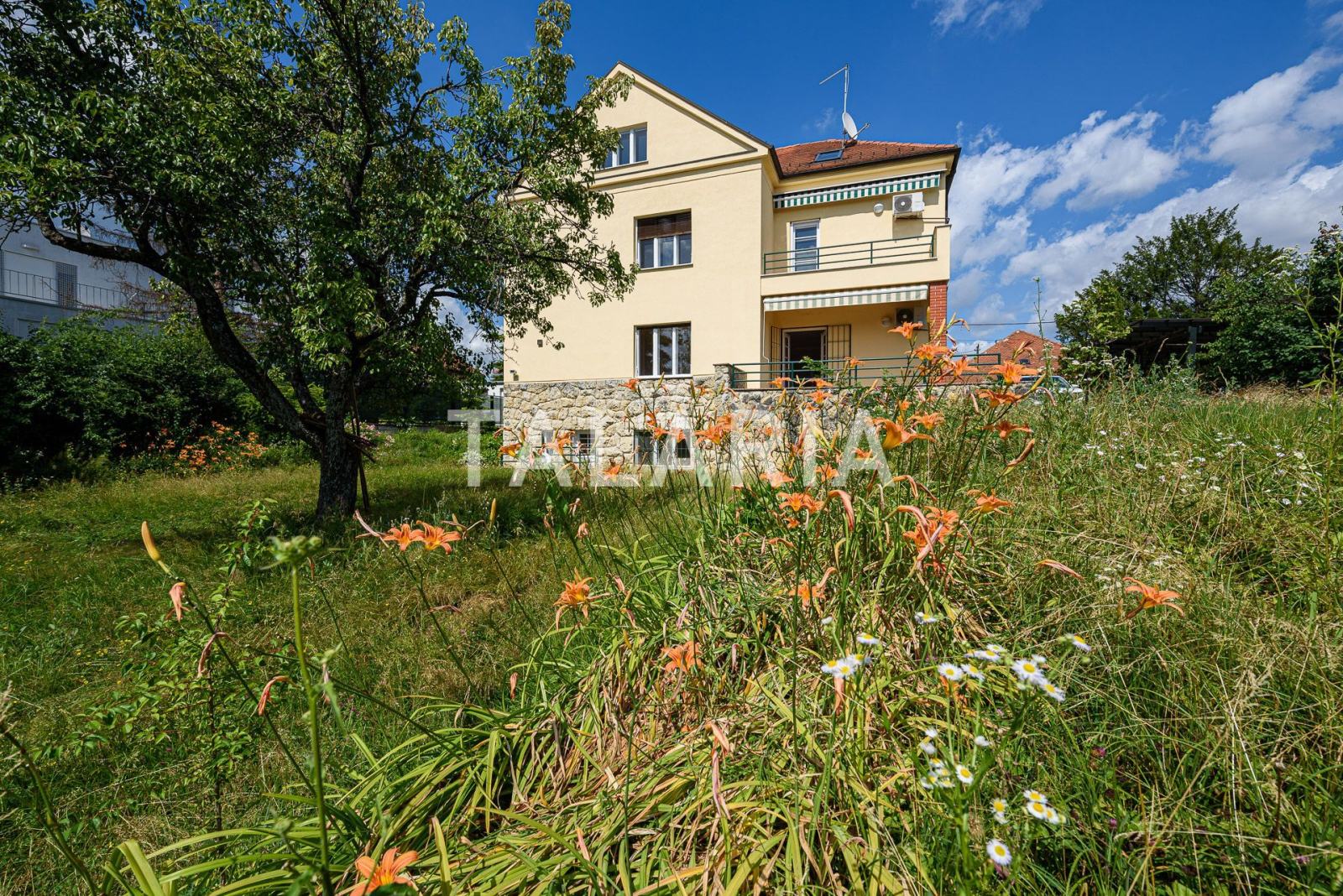 Zagreb Pantovčak, KUĆA S LIJEPIM VRTOM 400.00 m2 (iznajmljivanje)