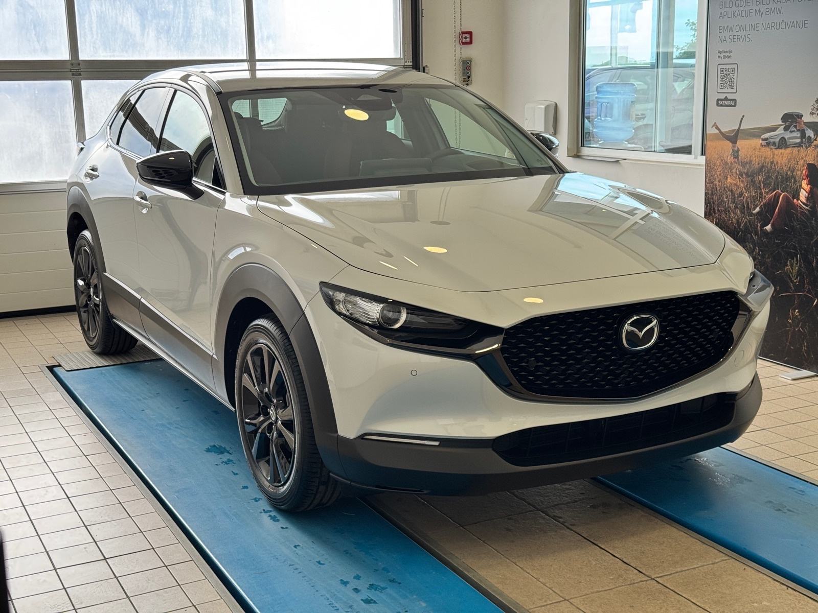 Erstaunlich Mazda Cx 30 Jahreswagen Automatik Fotos