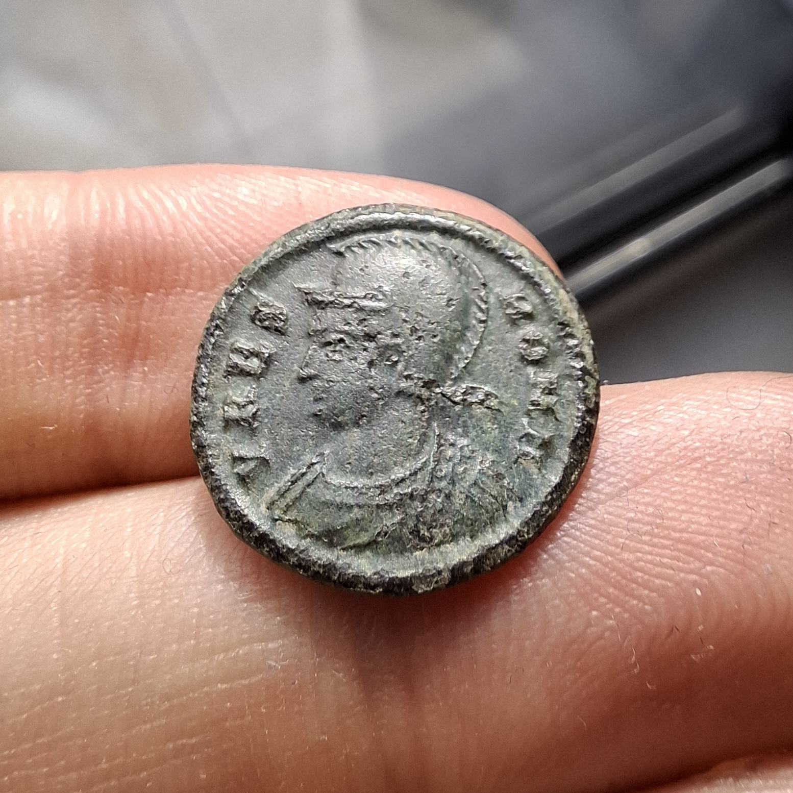 Romul i Rem: rimska komemorativna kovanica, URBS ROMA