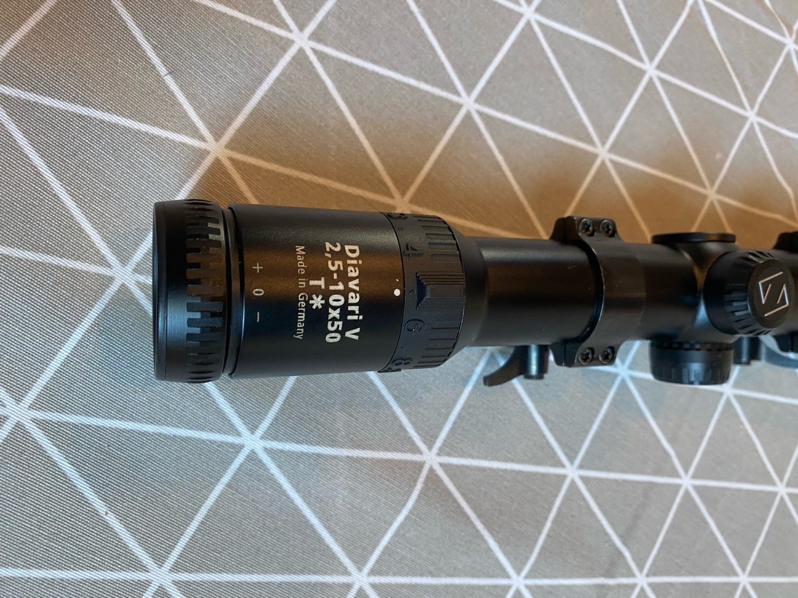 Optički ciljnik Zeiss Diavari V 2.5-10x50 aktivno