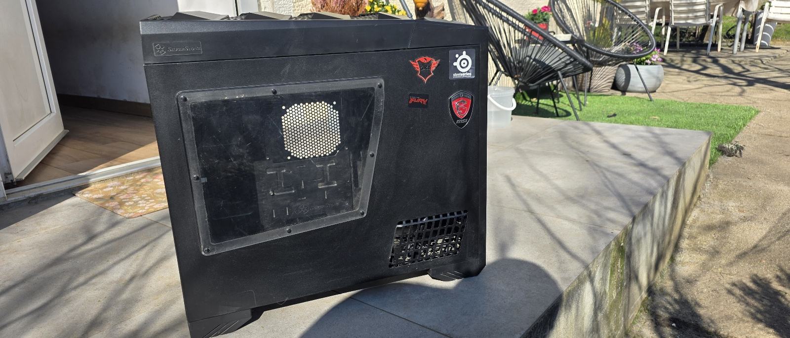 Silverstone raven rv03