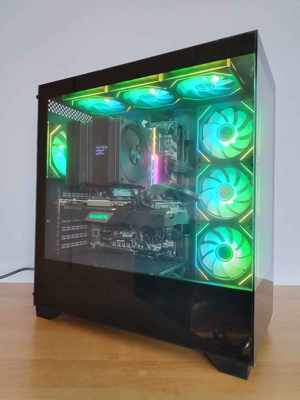AMD Gaming PC • Ryzen 3700X • RTX 2080 Ti 11 GB • 32 GB RAM
