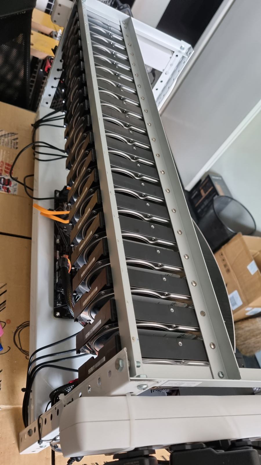 Chia Mining Rig 80TB Nove Komponente s Garancijom