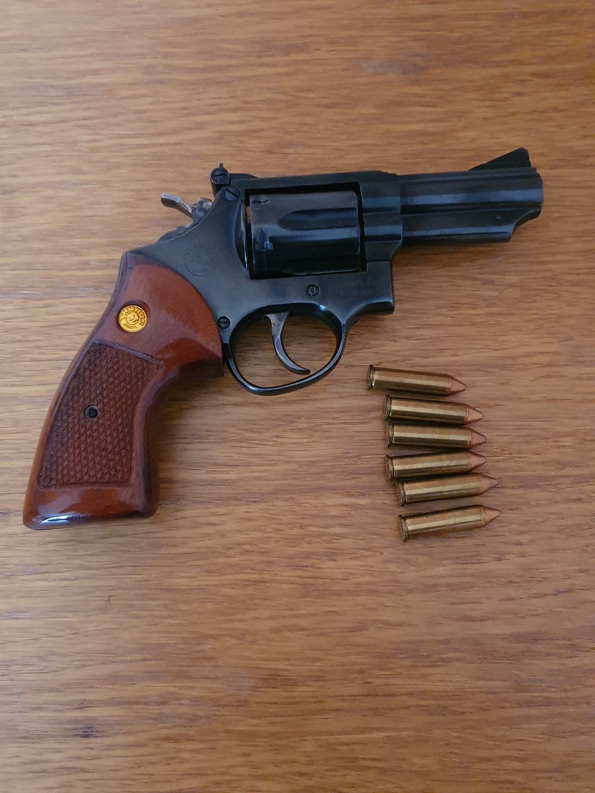 Deciji Rervolver LOVAČKI REVOLVER