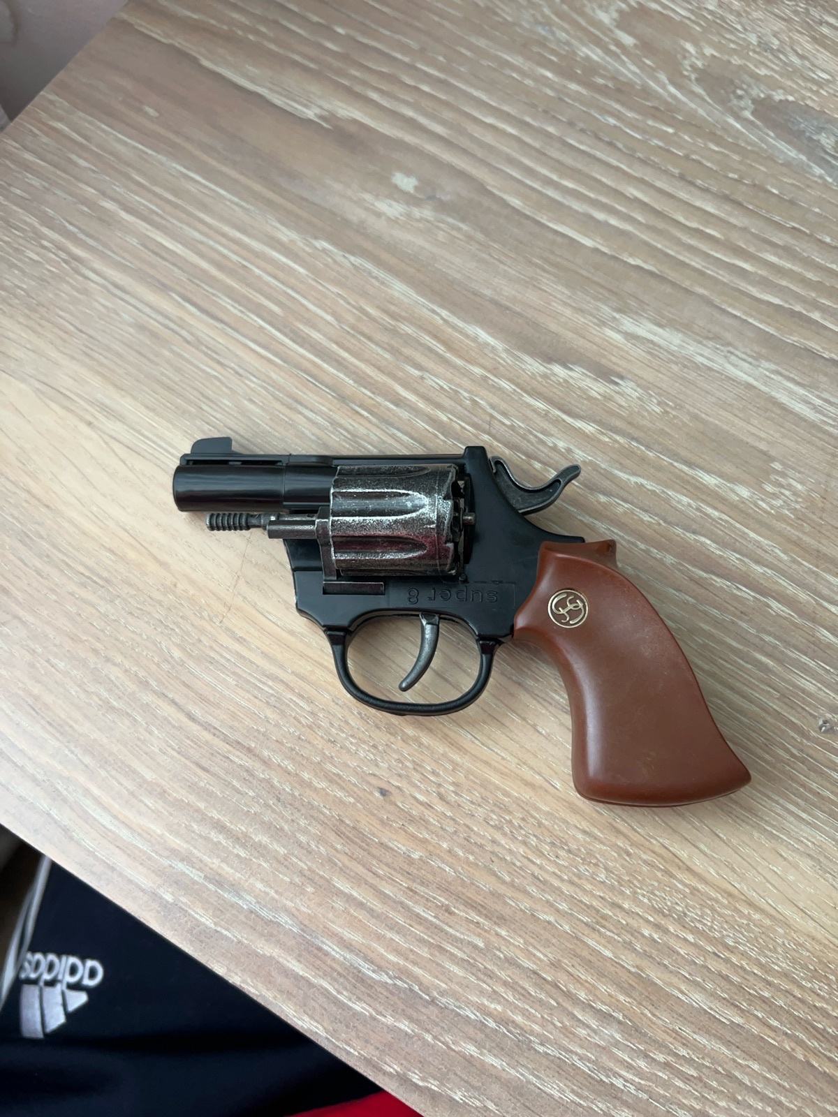Deciji Rervolver Prodajem revolver za djecu
