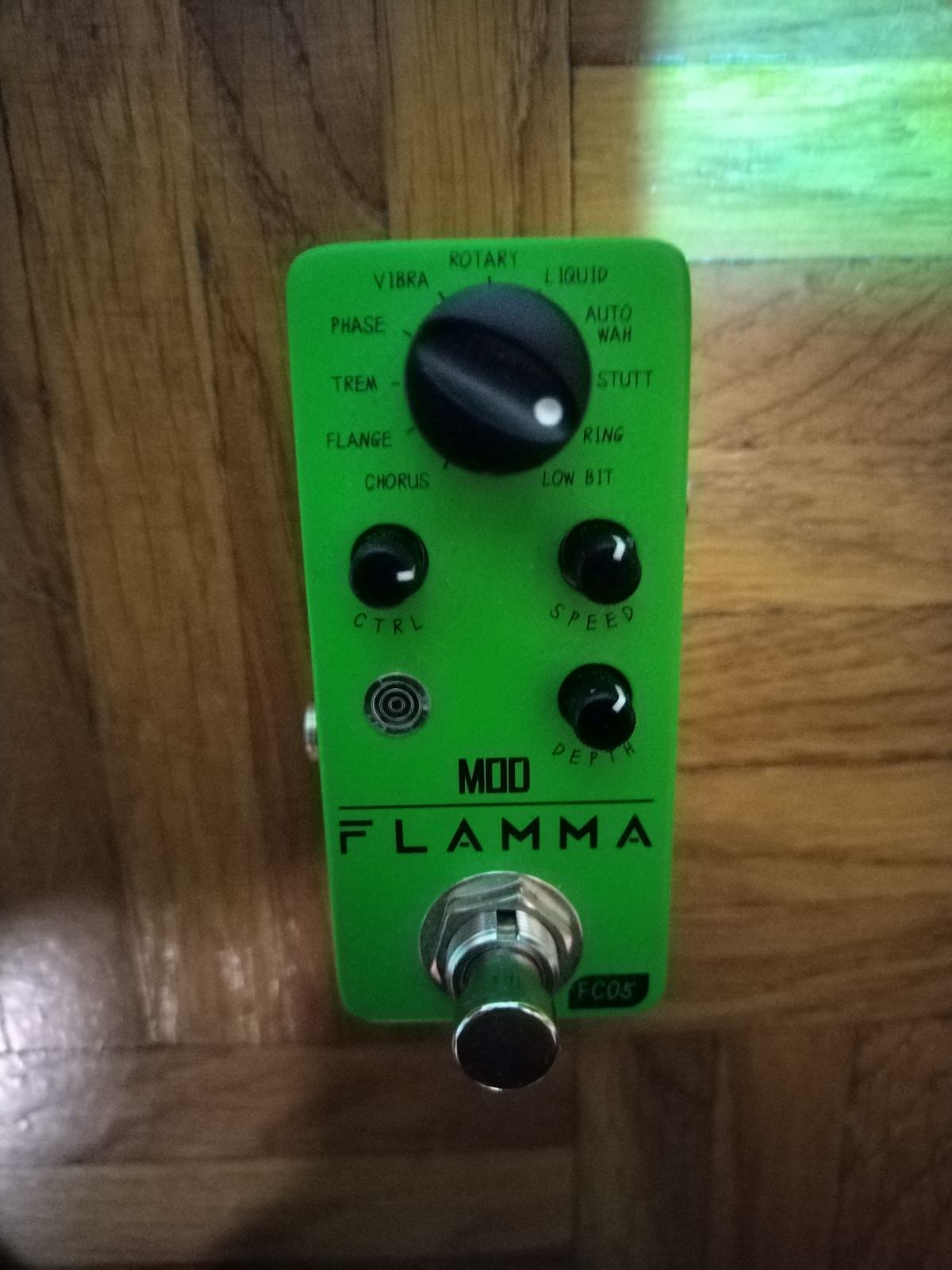 Flamma MOD FC05 modulacijska pedala, ring mod, lo-fi