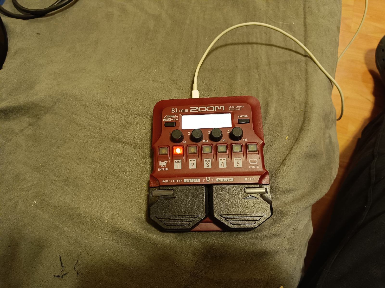 ZOOM B1 FOUR BASS EFFECTS PEDAL POWER SUPPLY (2 METER) ADAPTER 9V - Foto 7