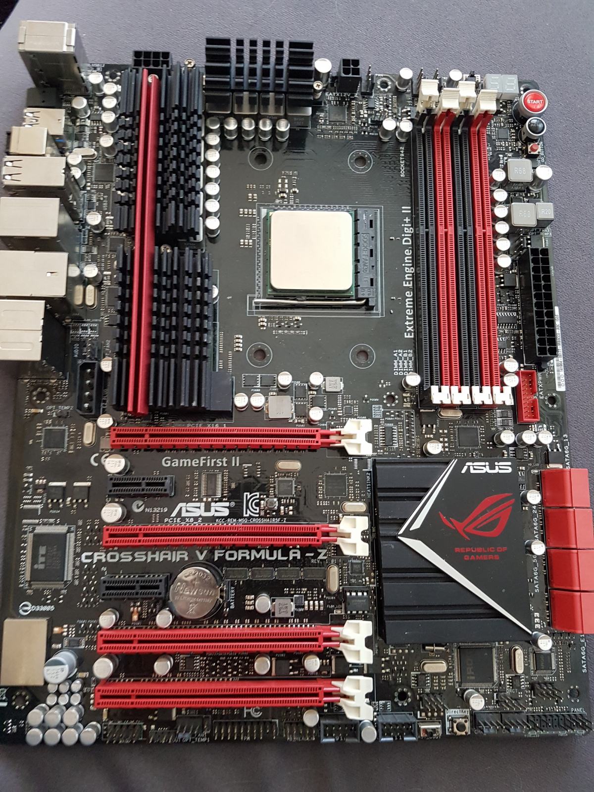 AMD FX 9590 8 core 5Ghz + maticna ASUS Crosshair V Formula-Z