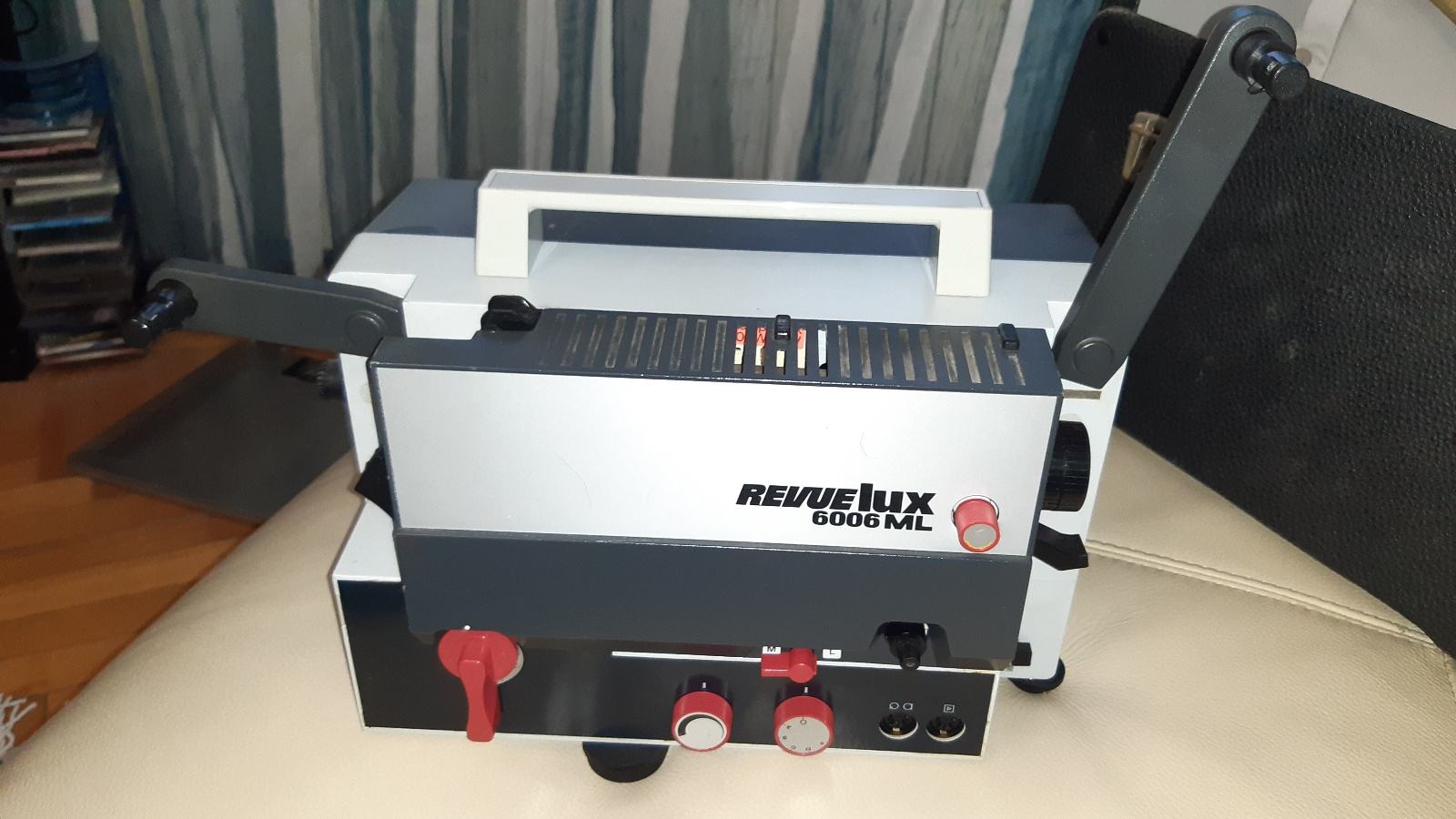 REVUE LUX 5005 ton - Schmalfilm-Projektor mit Bedienungsanleitung EUR 169,00 - DE