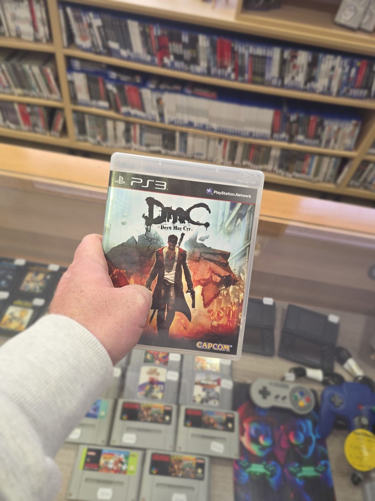 Devil May Cry HD Collection Jeu PS4 - Jeux vidéo