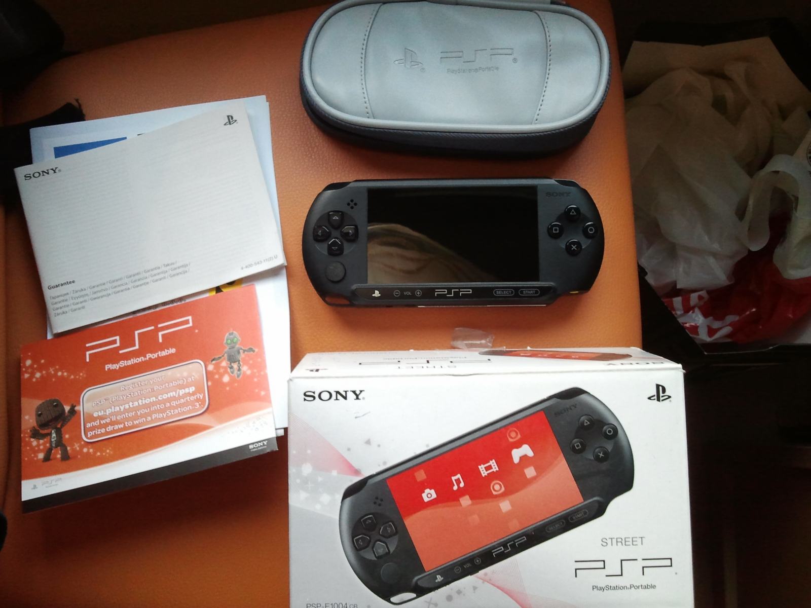Sony PlayStation Portable PSP 1004 Palmare Nera - Usata In Buone Condizioni - Foto 4