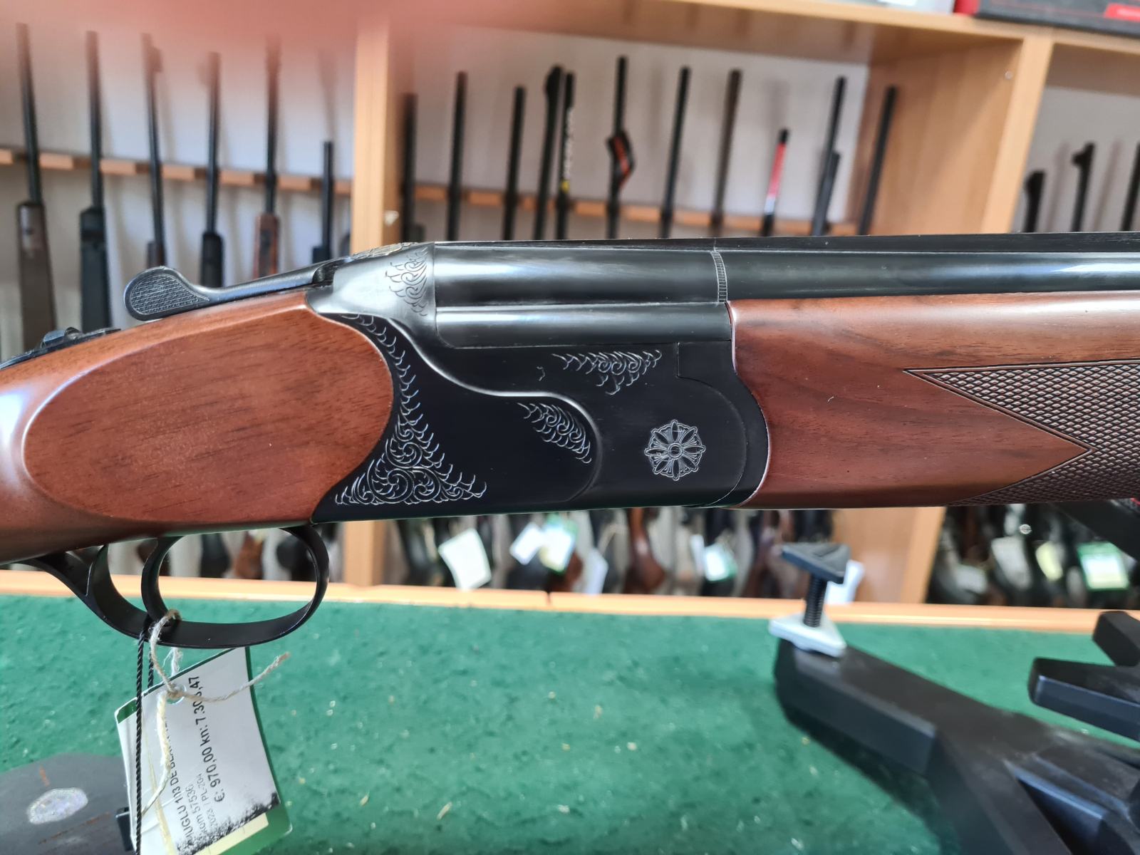 HUGLU 103 DE BLACK 12/76 NOVO GARANCIJA