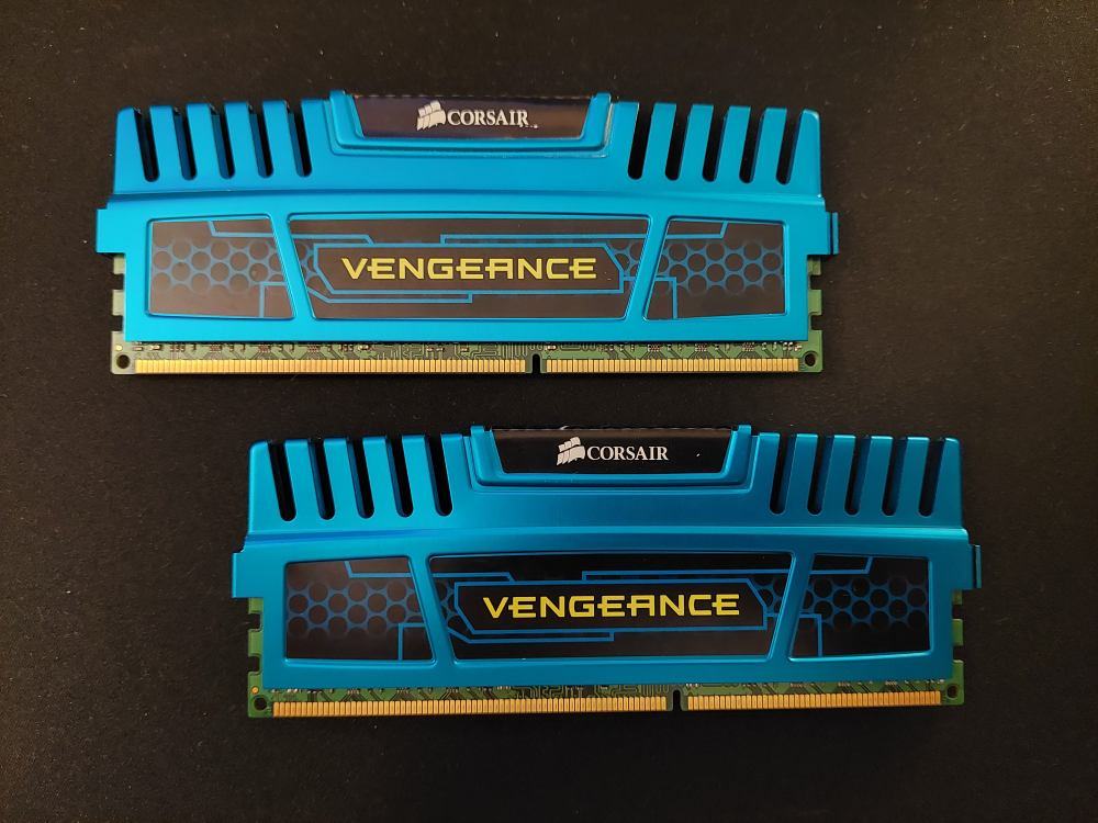 Barrette Mémoire Corsair Vengeance DDR3 16 Go (2x8 Go) PC3-12800 1600 MHz - Occasion