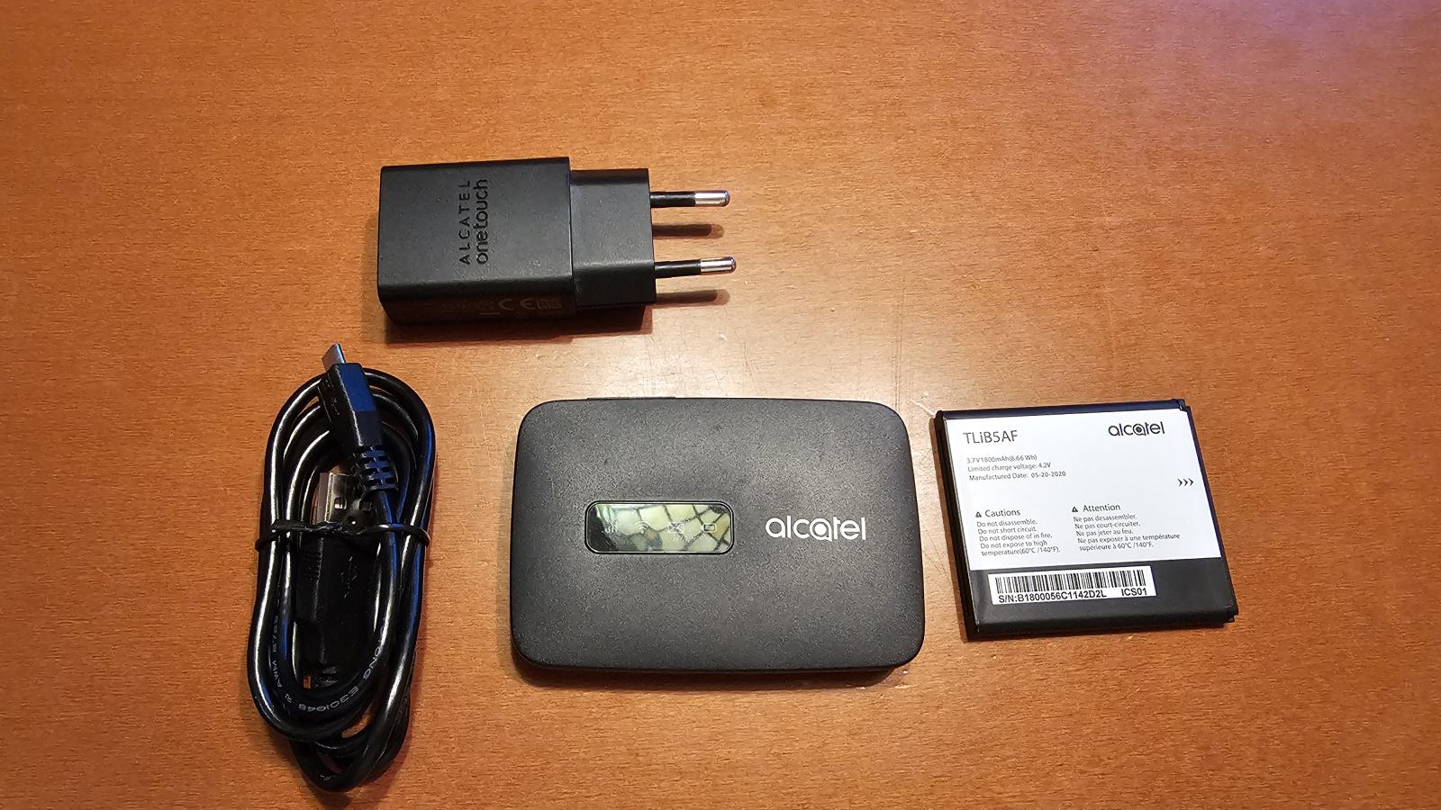 Alcatel LINK ZONE 4G LTE Mobile WiFi prijenosni router