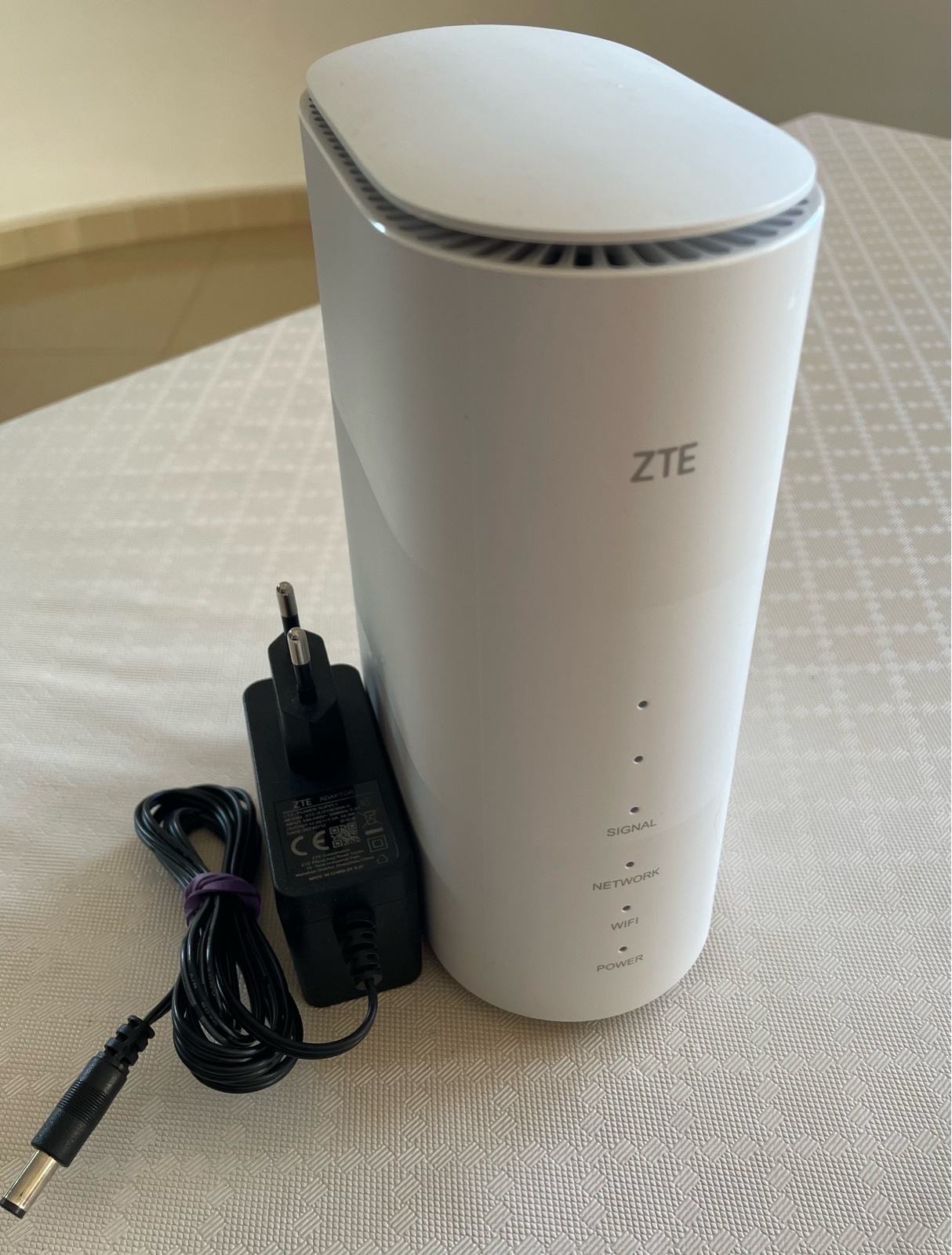 ZTE MC801A 5G router **nebrendiran, nije austrijski ili A1/HT**