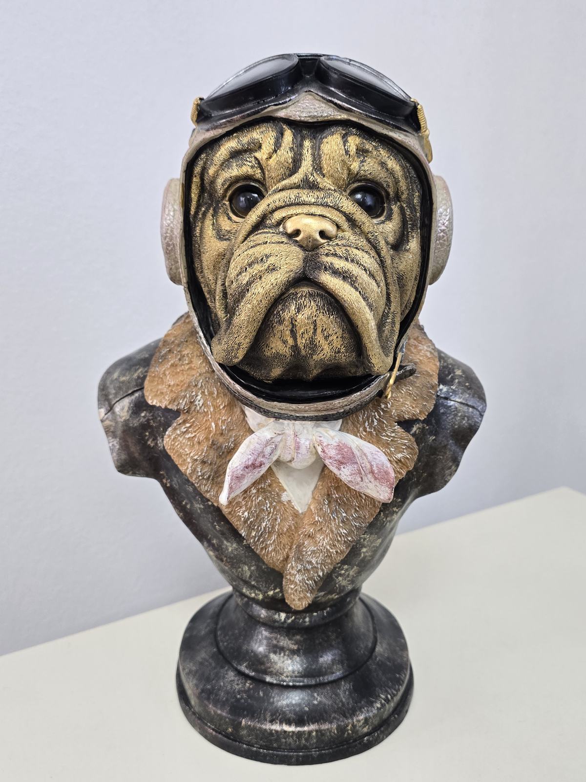 Portachiavi E Vassoio Decorativo A Forma Di Bulldog Francese – Scultura In Resina 33x17x18,5 Cm Con Due Ripiani In Metallo, Regalo Perfetto
