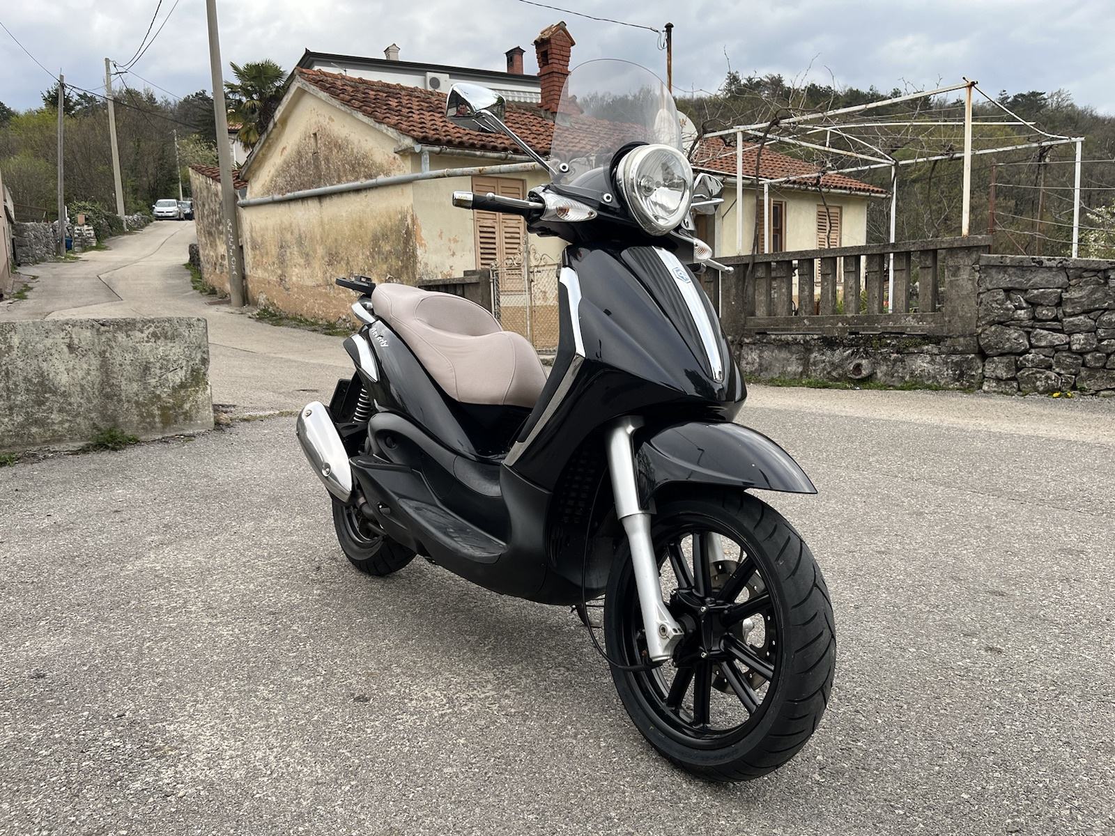 Beverly 250 Piaggio Beverly Cruiser 300 Ie Beverly Tourer 250