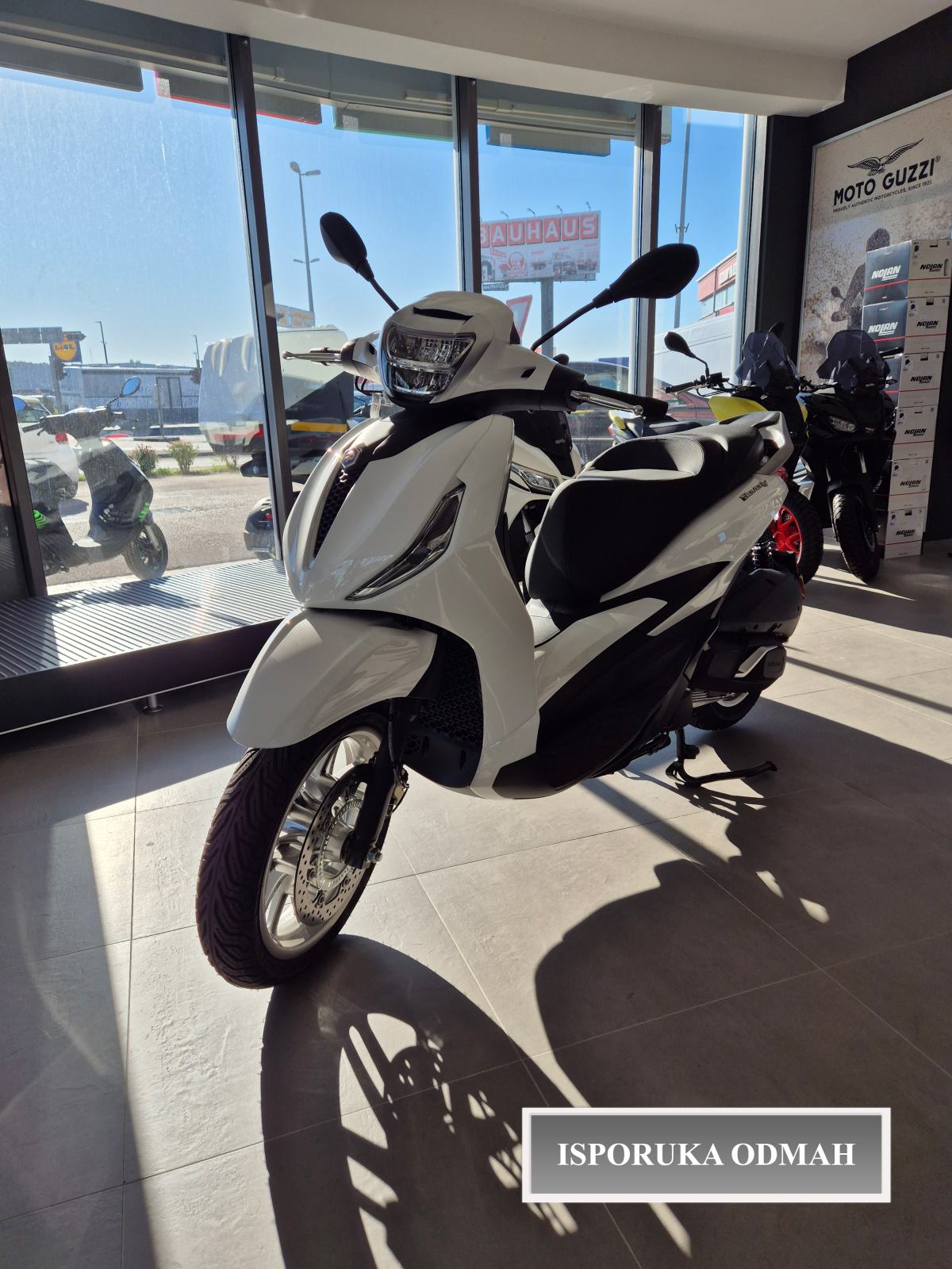 Scooter Beverly 300 Bianco 2021 Beverly 300 S Bianco New Bikes And