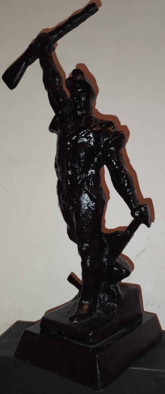 Ivan Sabolić - Husinski rudar - Metalna skulptura 41cm