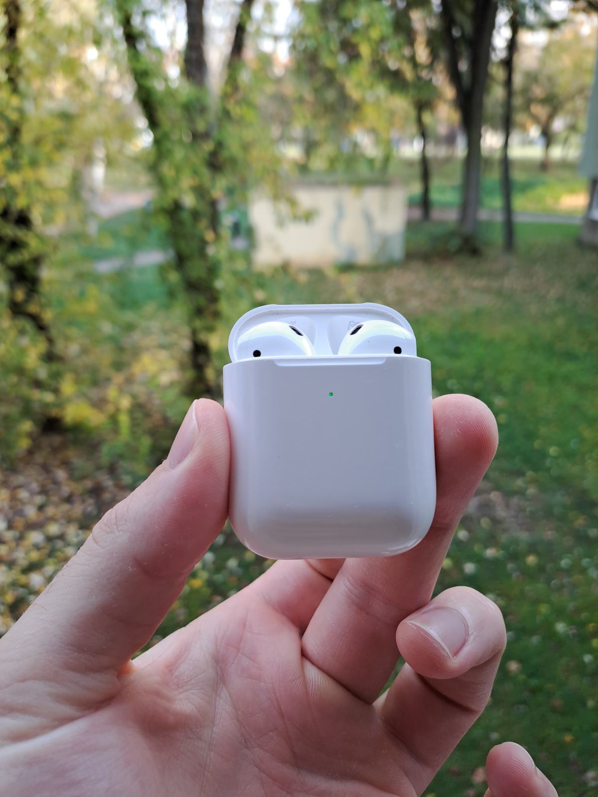 Airpods 2 Gen. Wireless charger mit 2 Kopfhörer | Kaufen auf